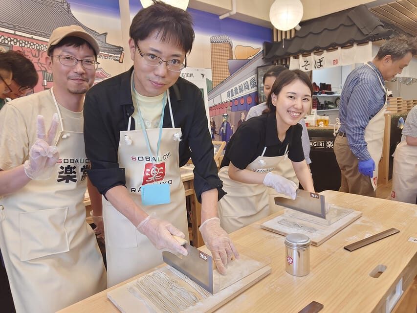 ///Soba Making Experience///Use The BIG Soba-Knife!! - Where it fits with your Asakusa day (without derailing it)