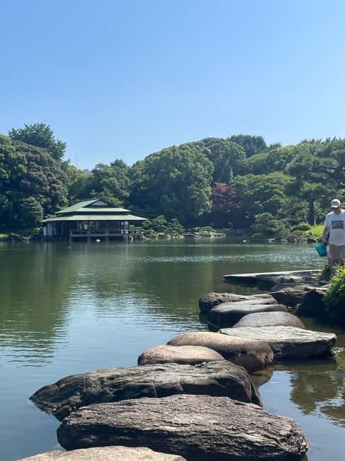 Sumida Riverside Walk:Garden＆Temple Ritual(4 Meeting Points) - Kiyosumi Gardens: seasonal plants plus the details most people miss