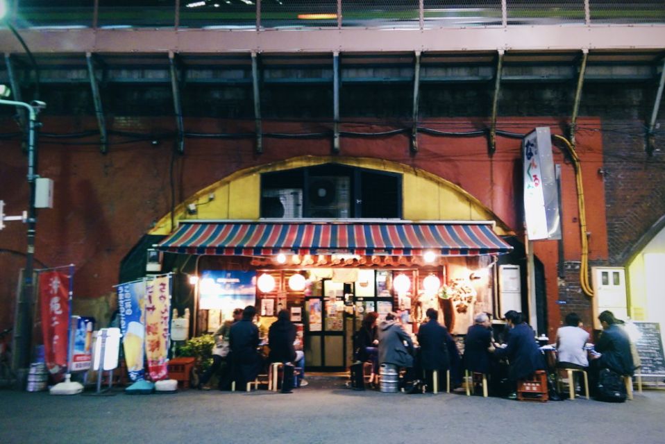 Tokyo: 3-Hour Food Tour of Shinbashi at Night - The guide experience: English, plus food etiquette you can use again
