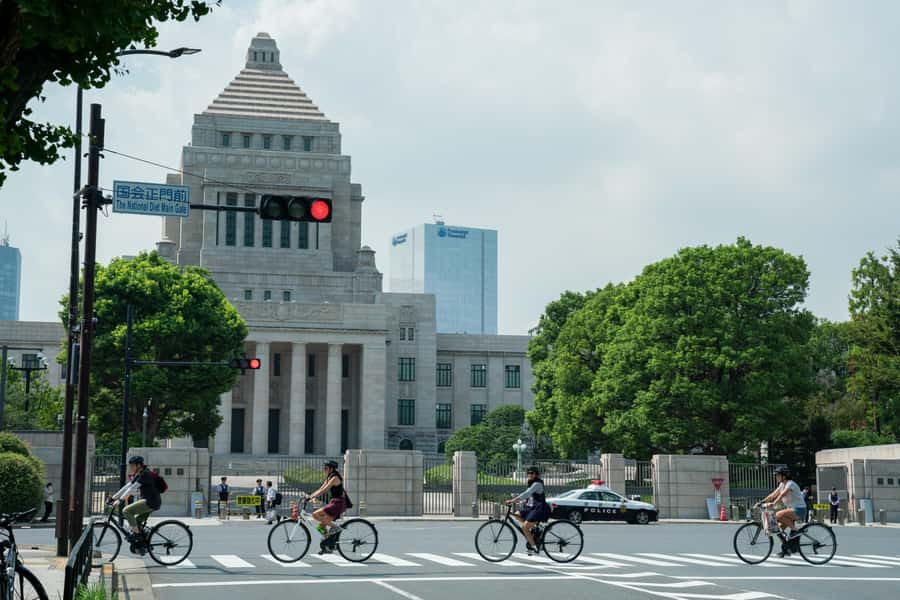 Tokyo: 3-hour Guided E-Bike Tour of the City's Hidden Gems - Choosing Your Route: City, Tokyo Bay, or Tokyo Tower
