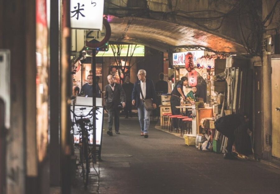Tokyo After 5: Local Eats, Drinks & Culture Walk - Drinks, Age Rules, and What Happens If You’re Under 20