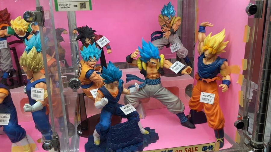 Tokyo Akihabara, Anime, Manga, Video Games & Maid Cafe Tour - gee store!!: more shopping time, more chances to find your series