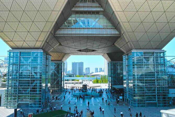 Tokyo Architecture and Contemporary Art Walking Tour with a local guide - Roppongi Art Triangle: Museums, Modern Culture, and City-Scale Design