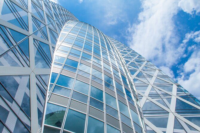 Tokyo Architecture and Contemporary Art Walking Tour with a local guide - Omotesando: Prada’s Geometry and the High-End Design Street