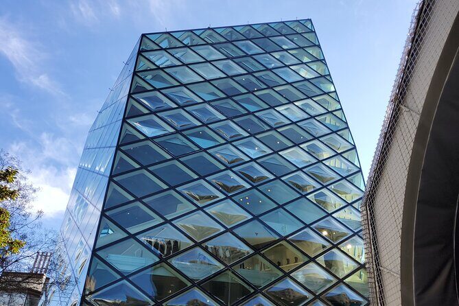 Tokyo Architecture and Contemporary Art Walking Tour with a local guide - Meeting Up and Getting Around Without Stress