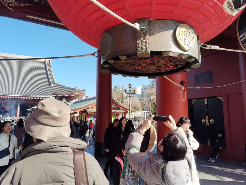 Tokyo: Asakusa & Senso-ji Temple 1.5-Hour Guided Tour - Kaminarimon: The Gateway That Sets the Tone