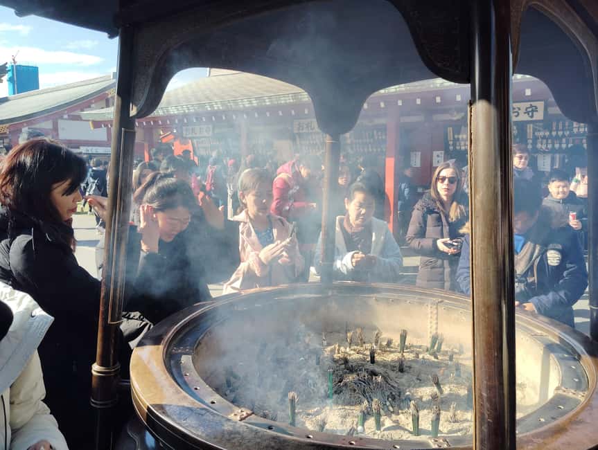 Tokyo: Asakusa & Senso-ji Temple 1.5-Hour Guided Tour - Inside Sensō-ji: Purification, Incense, and Temple Etiquette