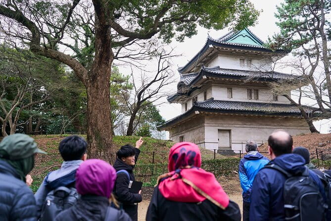 Tokyo Castle & Imperial PalaceーShogun Walking Tour - Meeting at Kokyo Gaien and setting expectations for the walk