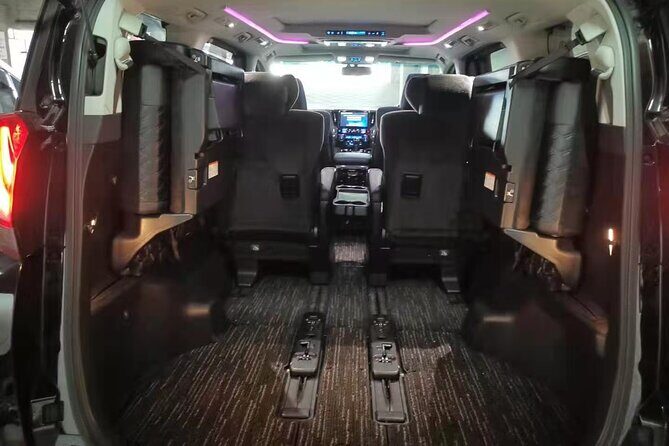 Tokyo center Private Transfer to Narita Airport(NRT) 5-9pax - The Ride to Narita: What Comfortable Group Travel Looks Like