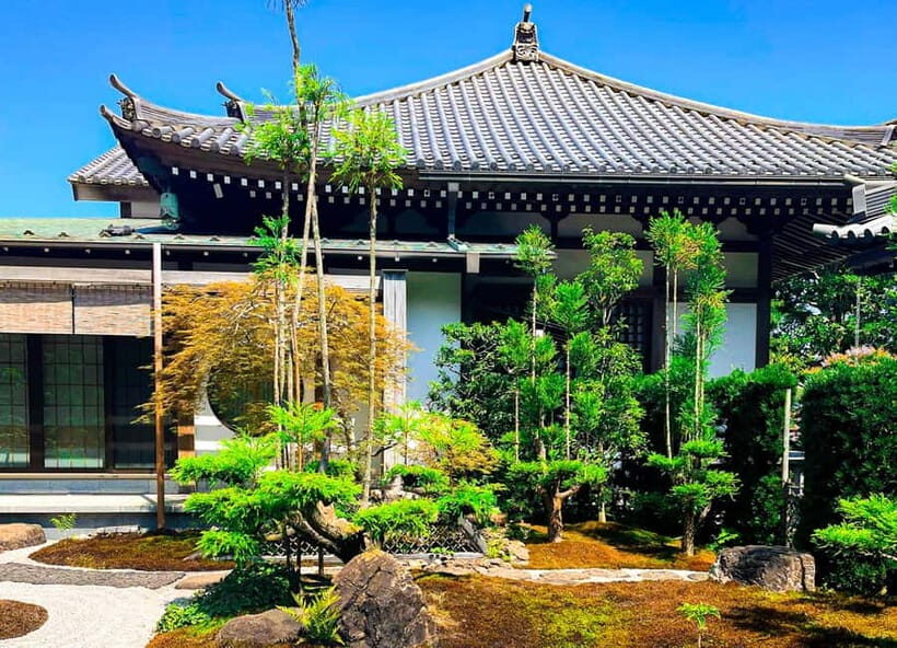 Tokyo: Day Trip to Kamakura in Spanish - Spanish - Hase-dera: where vegetation and views matter