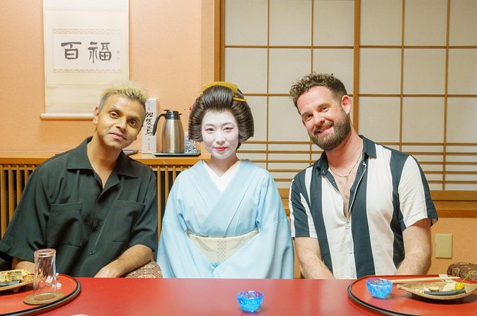 Tokyo: Exclusive Geisha Dinner Experience - Live traditional music: more than decoration