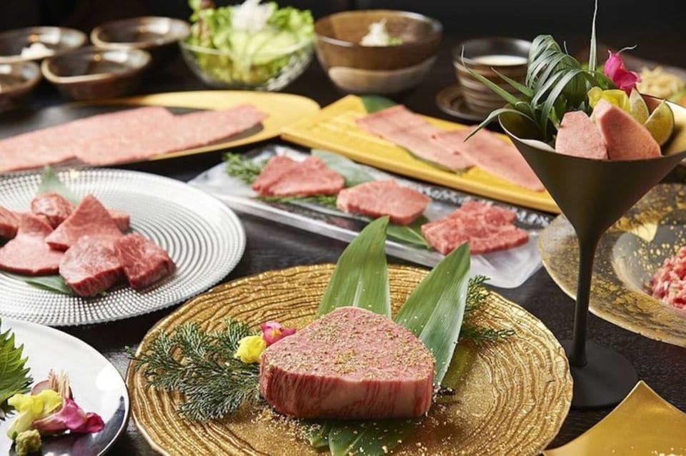 Tokyo: Exquisite Wagyu Beef Experience at Yakiniku Nikunone - Entering the four-season private-room vibe