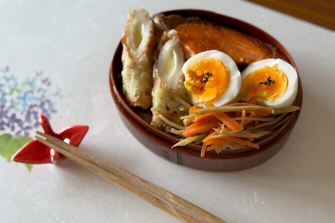 Tokyo Haneda: Bento & Ramen Gyoza Cooking Class in a Local home - Drinks and meal pacing: why the vibe matters