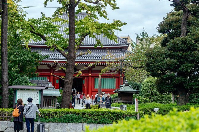 Tokyo History: Sensoji Temple & Asakusa District Private Tour - Hozomon and Age Manju: A Temple Snack That Fits the Moment
