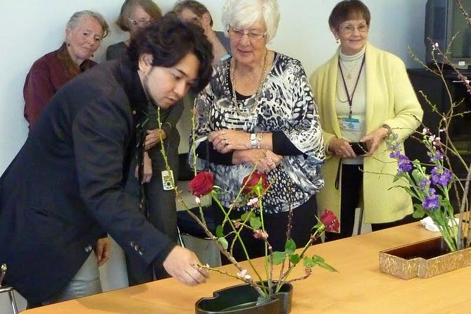 Tokyo Ikebana, Japanese Traditional Flower Arrangement Experience - Price and Logistics in Nakano: Easy to Fit Into Your Tokyo Plan