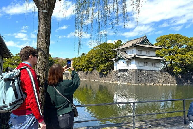 Tokyo Imperial Palace and Heritage of Edo Castle Private Tour - Nihonbashi Street-Layer Stories: Seeing the 400-Year Link