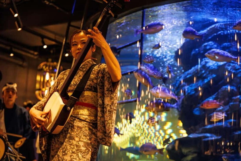 Tokyo: Japanese Experiece Dinner with Diving Ama Performance - Ama Diver Performance Meets the 20-Ton Aquarium at AMAJOH