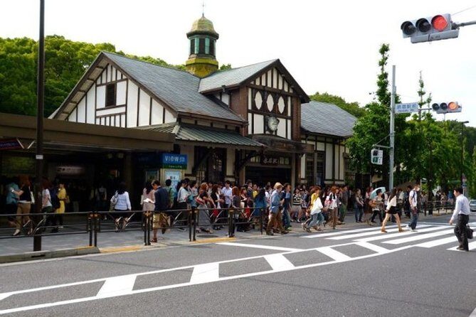 Tokyo kawaii tour near shinjuku shibuya harajuku - Kawaii apparel and themed café shopping: how to pick what fits you