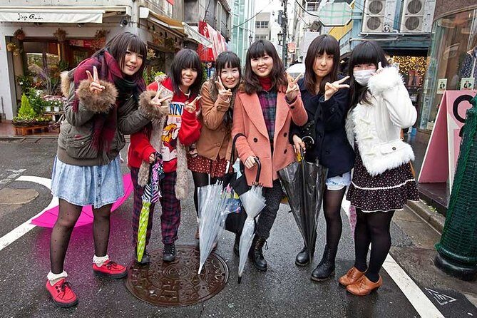Tokyo kawaii tour near shinjuku shibuya harajuku - Purikura Paradise: quick group photos with touchscreens