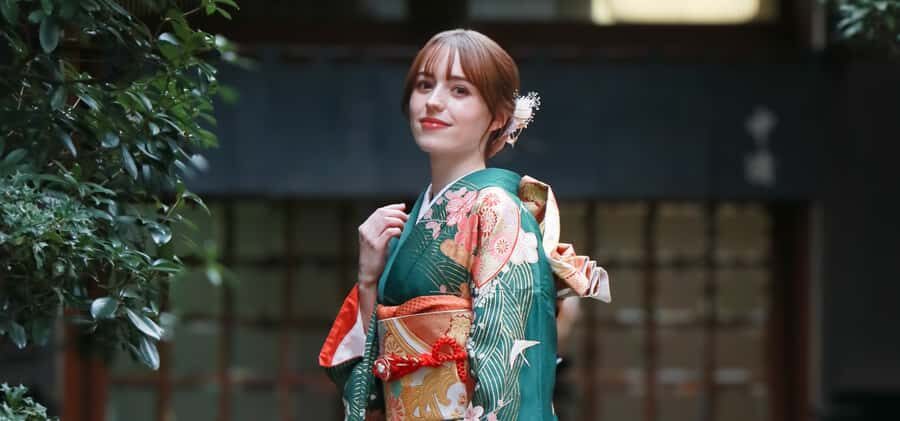 Tokyo : Kimono Rental in Asakusa Provided by RikaWafuku - Choosing Your Kimono: Big Stock, Clear Pricing