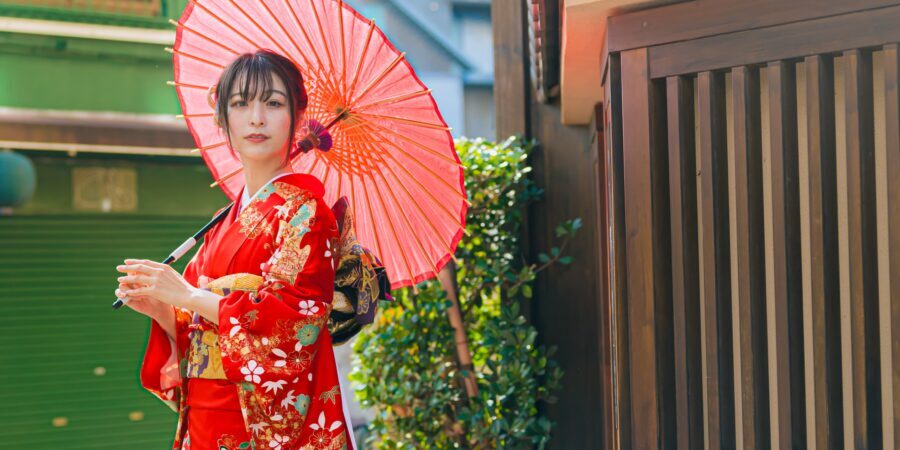 Tokyo : Kimono Rental in Asakusa Provided by RikaWafuku - Who This Fits Best (and Who Should Think Twice)