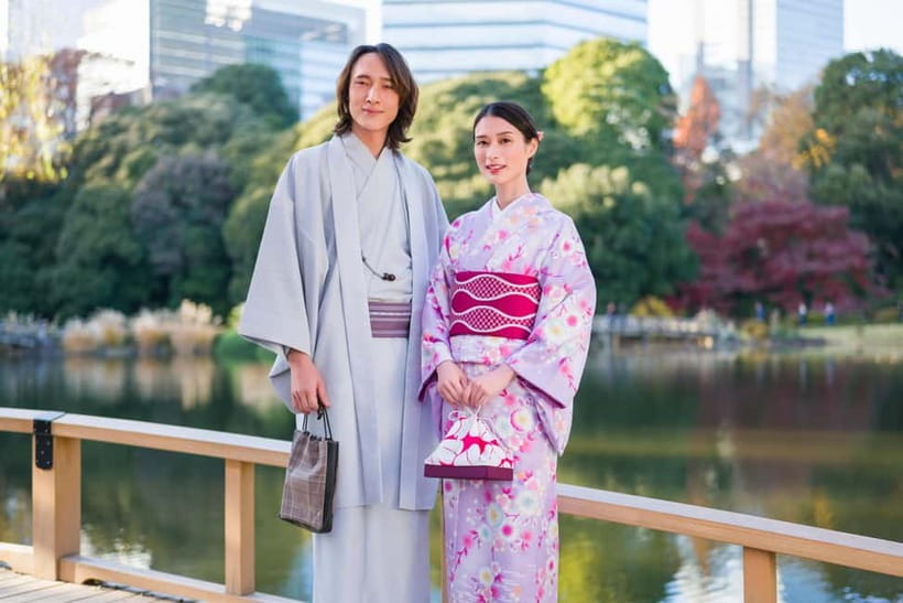 Tokyo: Kimono Rental inside Shinjuku Gyoen National Garden - Gift shopping after your kimono: what to do in the shop area