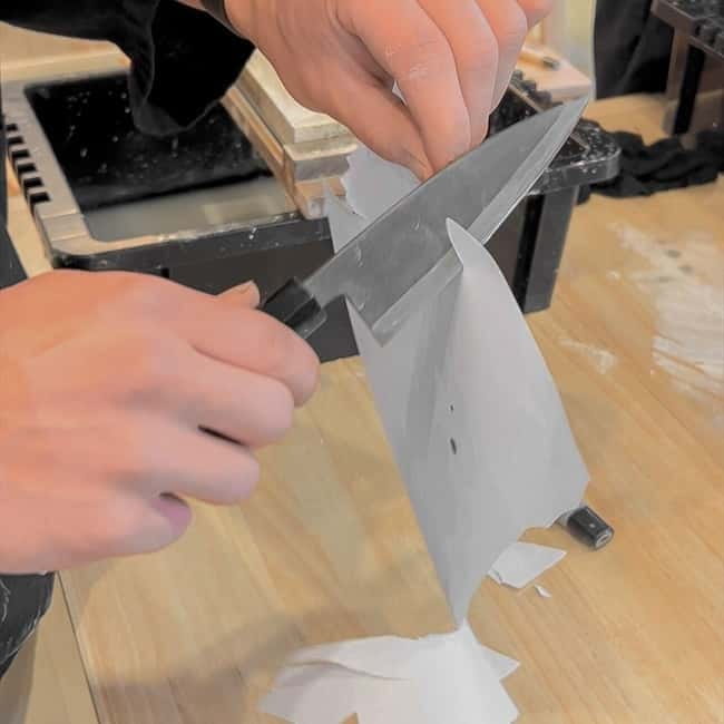 Tokyo: Knife Making Workshop (Sharpening, Engraving) - Knife Making Workshop in Asakusa: a 90-minute hands-on souvenir