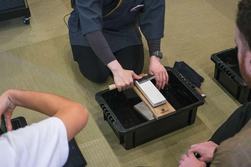Tokyo: Knife Making Workshop (Sharpening, Engraving) - Sharpening like a pro: the coached, meditative edge