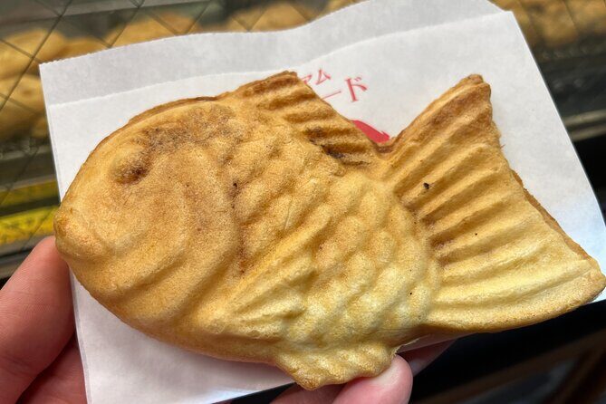 Tokyo Local Food Tour: Noodles, Skewers, Dumplings, Sweets - Stop 5: the fish-shaped sweet you’ll see everywhere