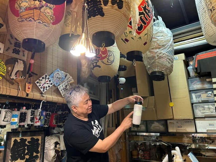 Tokyo: Making a Lantern Workshop in Asakusa with a Craftsman - Why a chochin workshop in Asakusa feels different