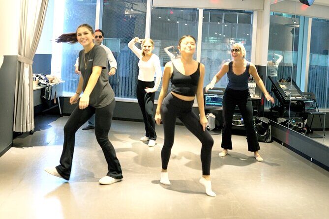 Tokyo Morning Shuffle Dance & Breakfast with a TikTok Star - Meet Tomo: The TikTok Star Teaching Beginners