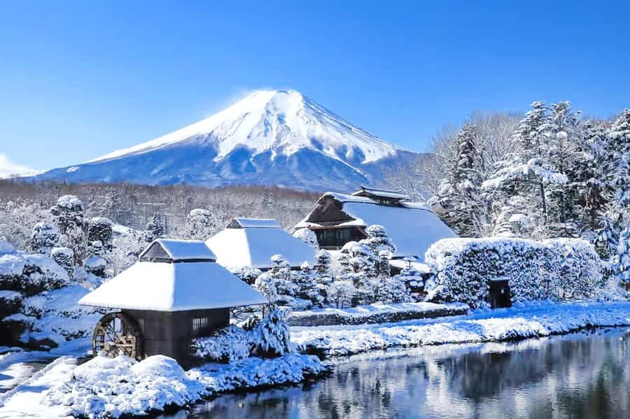Tokyo: Mount Fuji Day Trip with Scenic & Local Stops - Lake Kawaguchi: Reflections, Mirror Days, and Seasonal Shot Options
