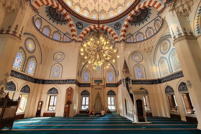 Tokyo Muslim Friendly Customizable Tour with Guide - Why this private Muslim-friendly setup feels right in Tokyo