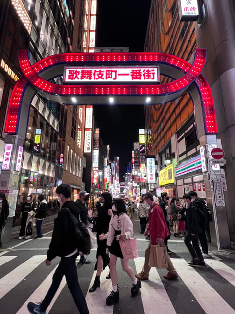 Tokyo Night Drive Wangan Expressway and Daikoku PA - Meeting near Shibuya and settling into the BMW 118i M Sport