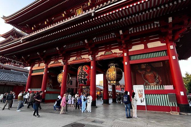 Tokyo: Old Town Asakusa Guided Tour -Senso-ji Temple Visit - Kaminarimon Gate: the first “I get it now” moment