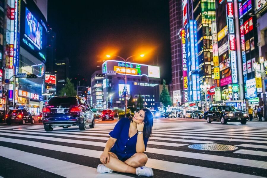 Tokyo: Photo Shoot with a Private Vacation Photographer - Contemporary and candid: what that means for your face, your group, and your timing