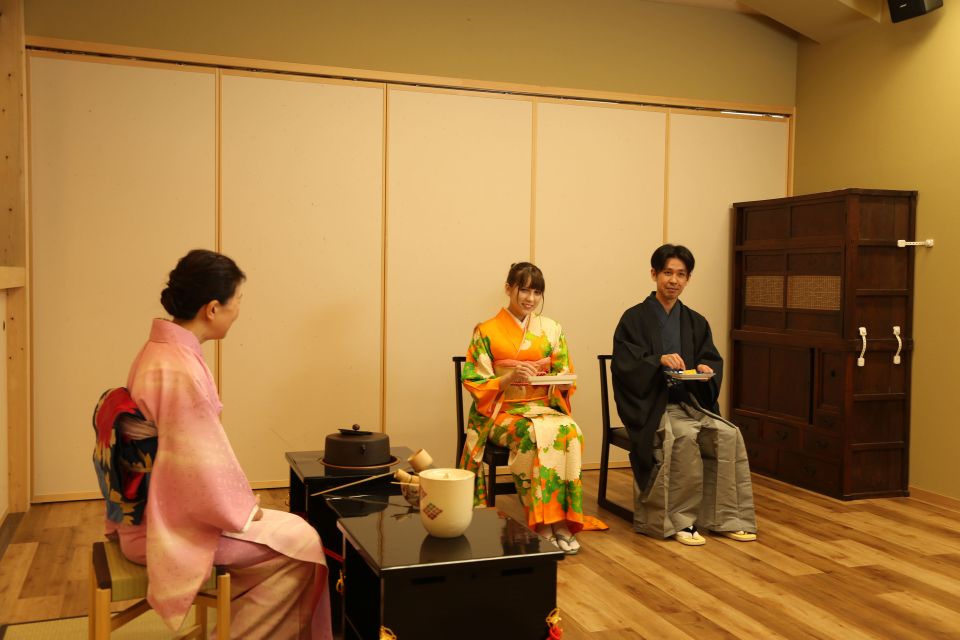 Tokyo: Practicing Zen with a Japanese Tea Ceremony - The First Ceremony: Watching Matcha Being Made with Meaning