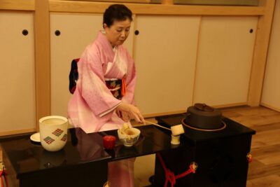 Tokyo: Practicing Zen with a Japanese Tea Ceremony - Finding Your Way at Kikai Shinko Kaikan (Opposite Tokyo Tower)