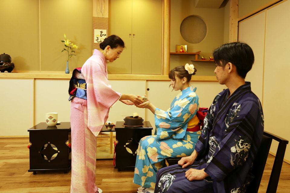 Tokyo: Practicing Zen with a Japanese Tea Ceremony - Zen Buddhism in Plain Terms: How Art, Architecture, and Calm Fit Together