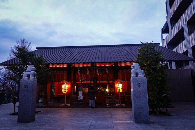 Tokyo Private Art Tour in Kagurazaka Shinjuku with Licensed Guide - Licensed guide value: what you’re paying for beyond admission