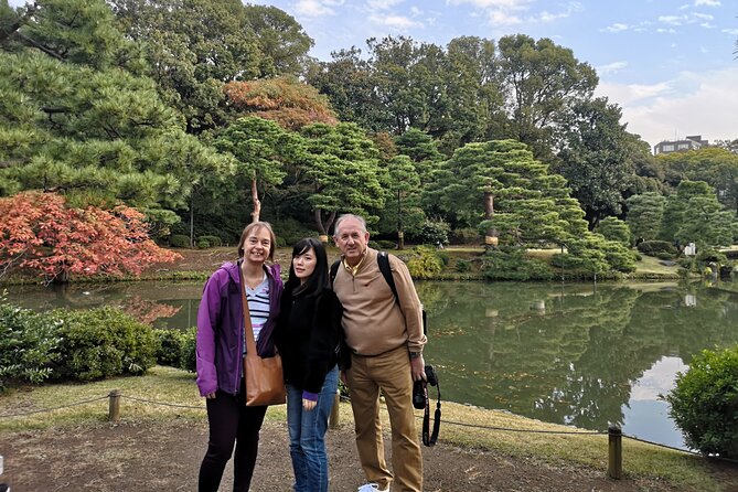 Tokyo Private Cherry Blossom Tour with a Local – Picnic Included - Sumida Park picnic with the Tokyo Skytree backdrop