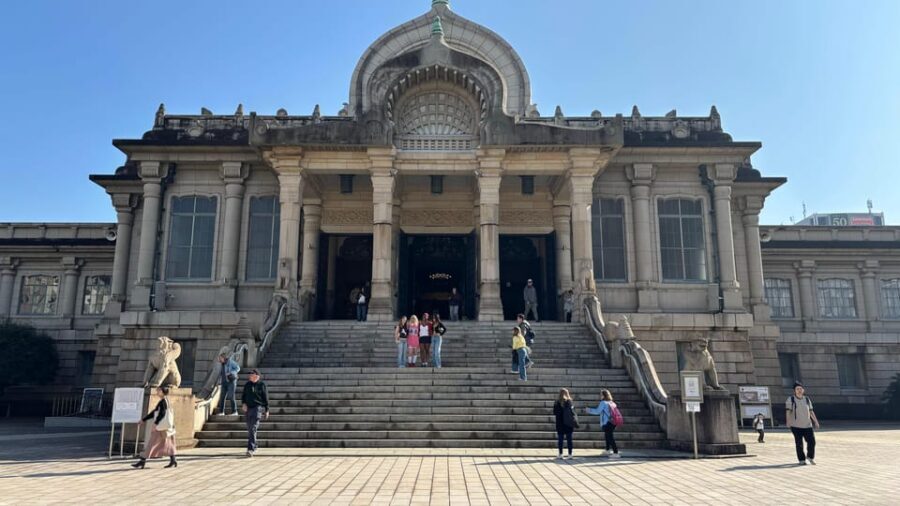 Tokyo: Private Customizable Tour with a Local Guide - Shibuya and Shinjuku: two different flavors of city energy