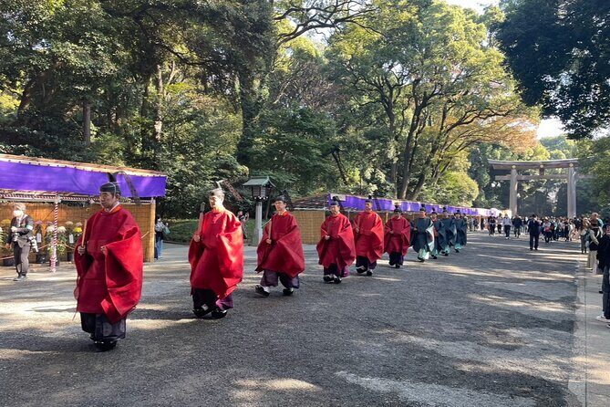 Tokyo Private Customized Walking tours with Local guide - Imperial Palace Area: A Central Tokyo Break From the Noise