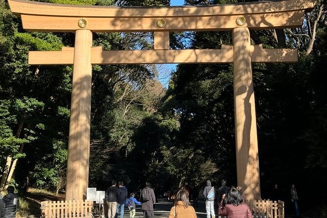 Tokyo Private Guided 1/2-Day Walking Subway Tour English guide - Tsukiji Outer Market around 2 pm: a satisfying finish with less historical confusion