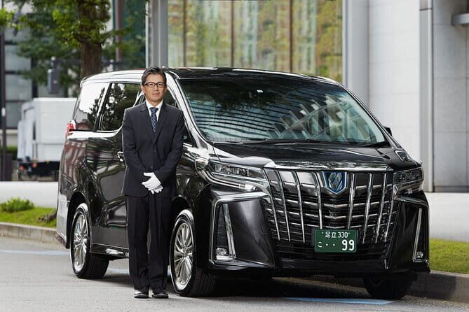 Tokyo: Private Transfer from/to Yokohama Port - The vehicle experience: air-conditioning, bottled water, and luggage space