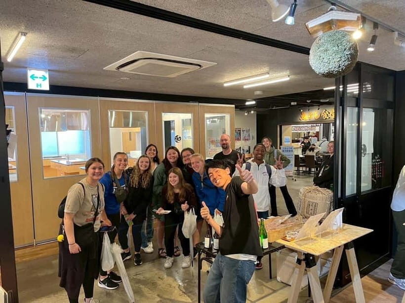Tokyo: Private Tsukiji Street Food & Sake with Local Guide - Sake tasting with baby scallops: how the flight is supposed to work