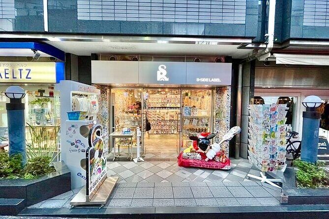 Tokyo Private Vintage Shopping Tour in a Town of youth culture - Mikan Shimokita: more vintage variety and a wider style match