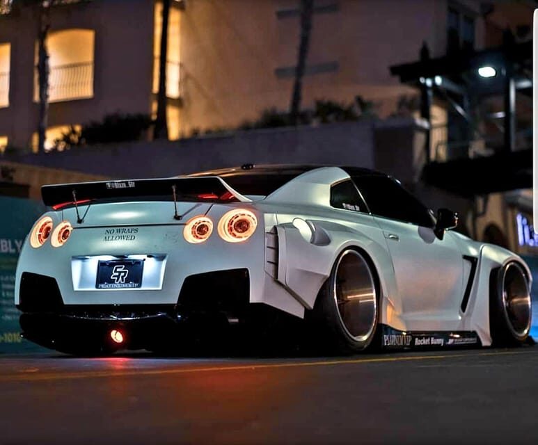 Tokyo: R35 GTR Daikoku JDM Tour (Private GTR Only Tour) - Why a private LibertyWalk R35 GTR tour feels different at Daikoku PA