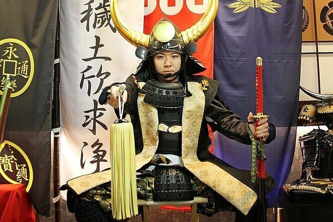 Tokyo Samurai Armor Experience in a Photo Studio - Putting on Samurai Armor in Sengoku Photo Studio Samurai