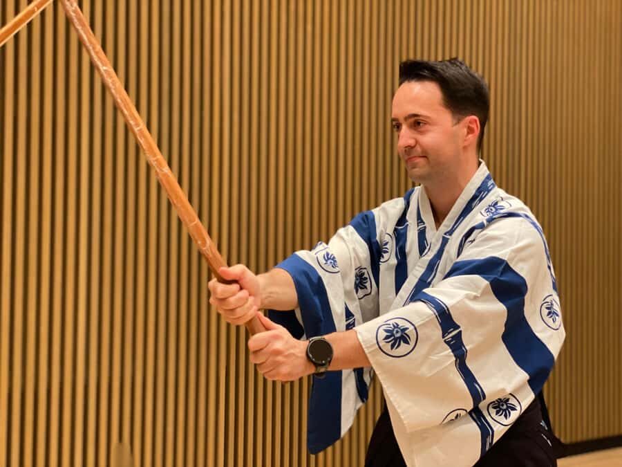 Tokyo: Samurai Experience with a real sword - Photo Session and Changing Clothes: Finishing Like a Pro